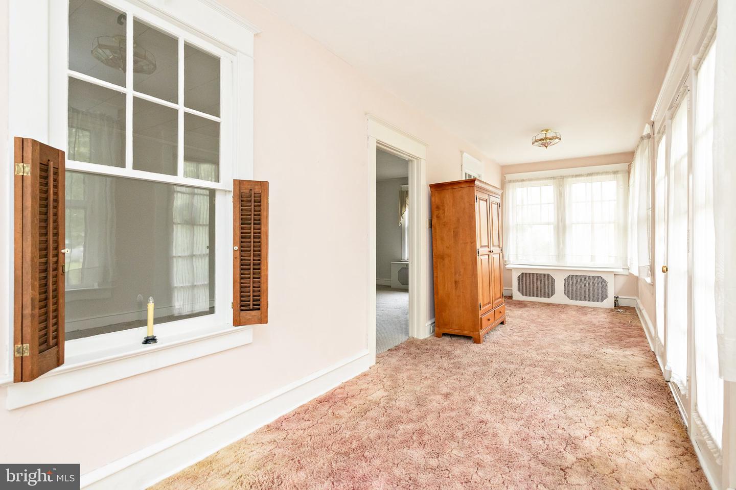 1000 Belmont Ave Property Photo 30