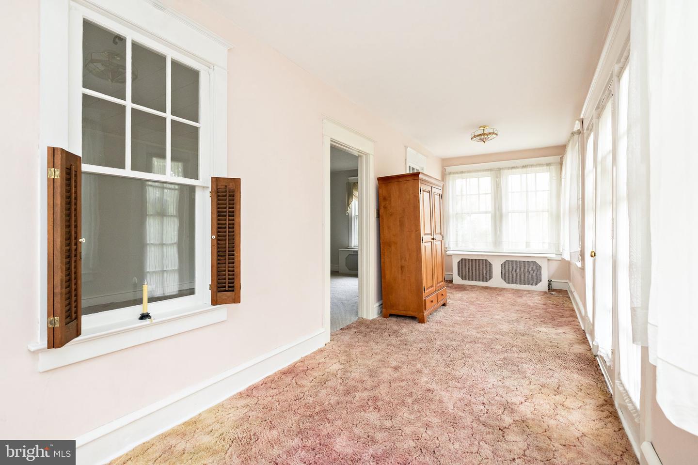 1000 Belmont Ave Property Photo 31