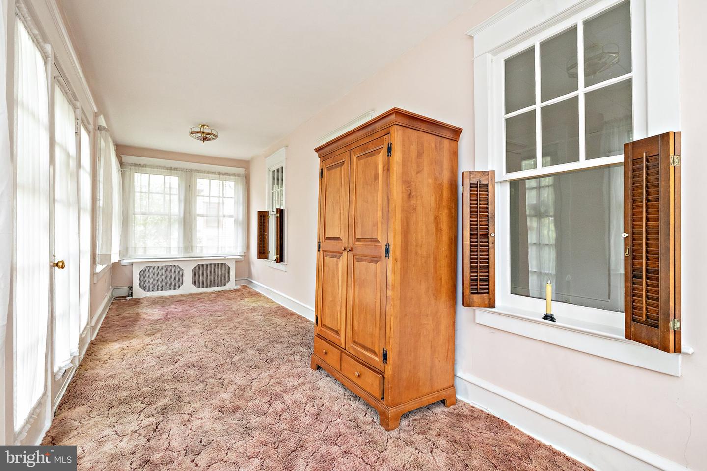 1000 Belmont Ave Property Photo 32