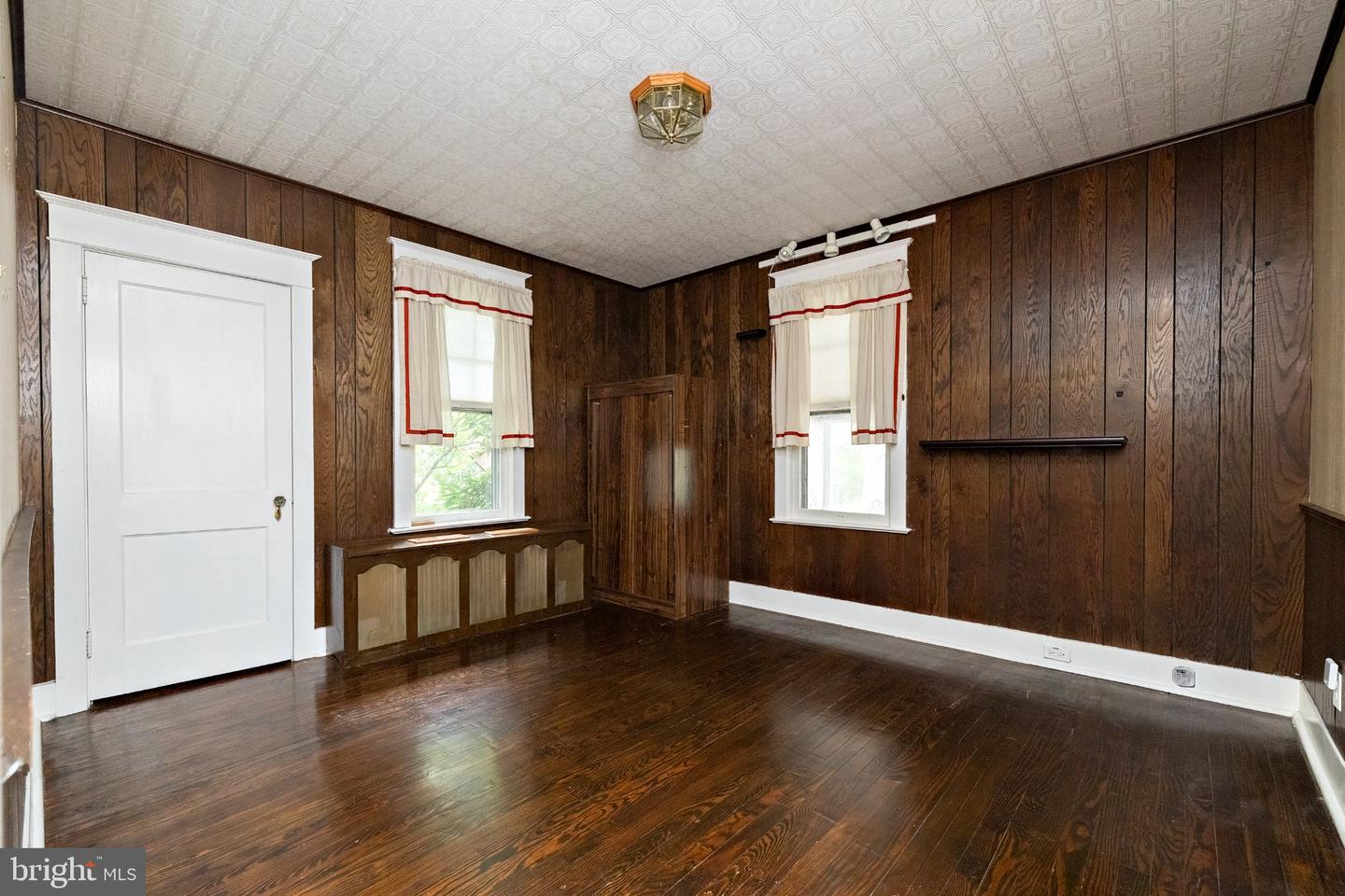 1000 Belmont Ave Property Photo 50