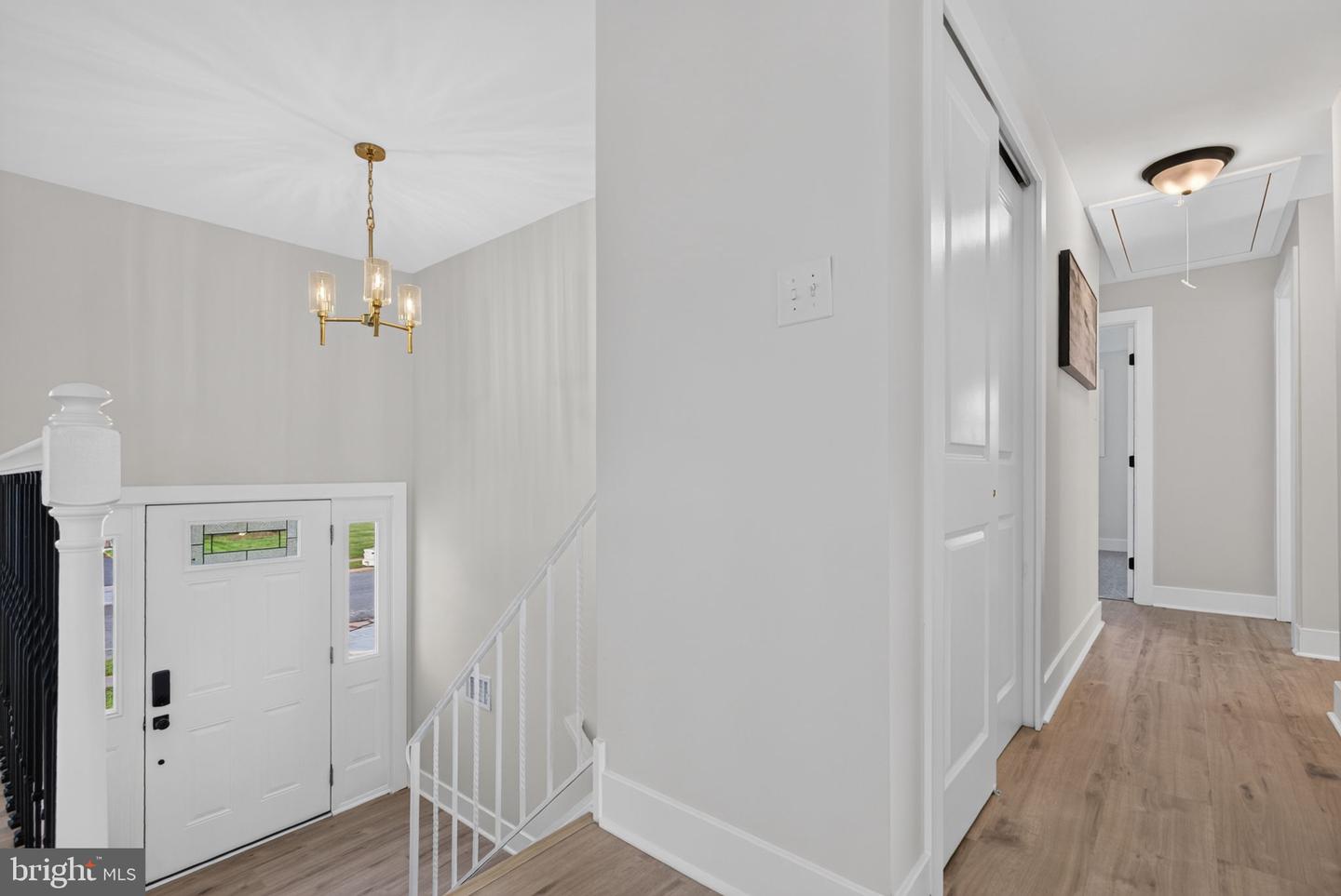 10 Cobblestone Rd Property Photo 4