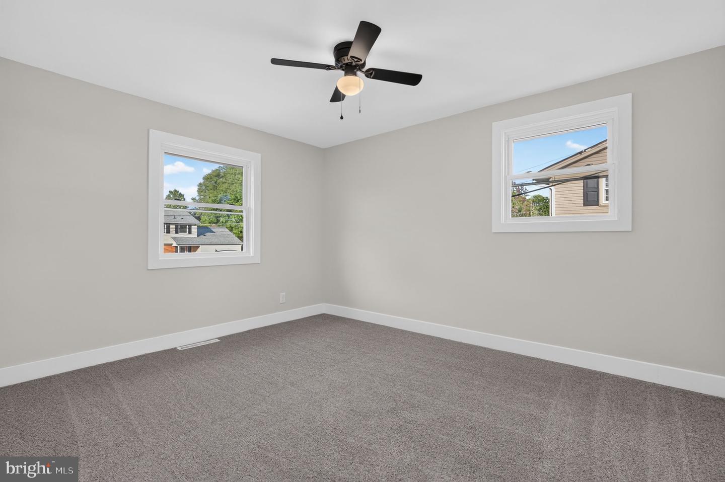 10 Cobblestone Rd Property Photo 17