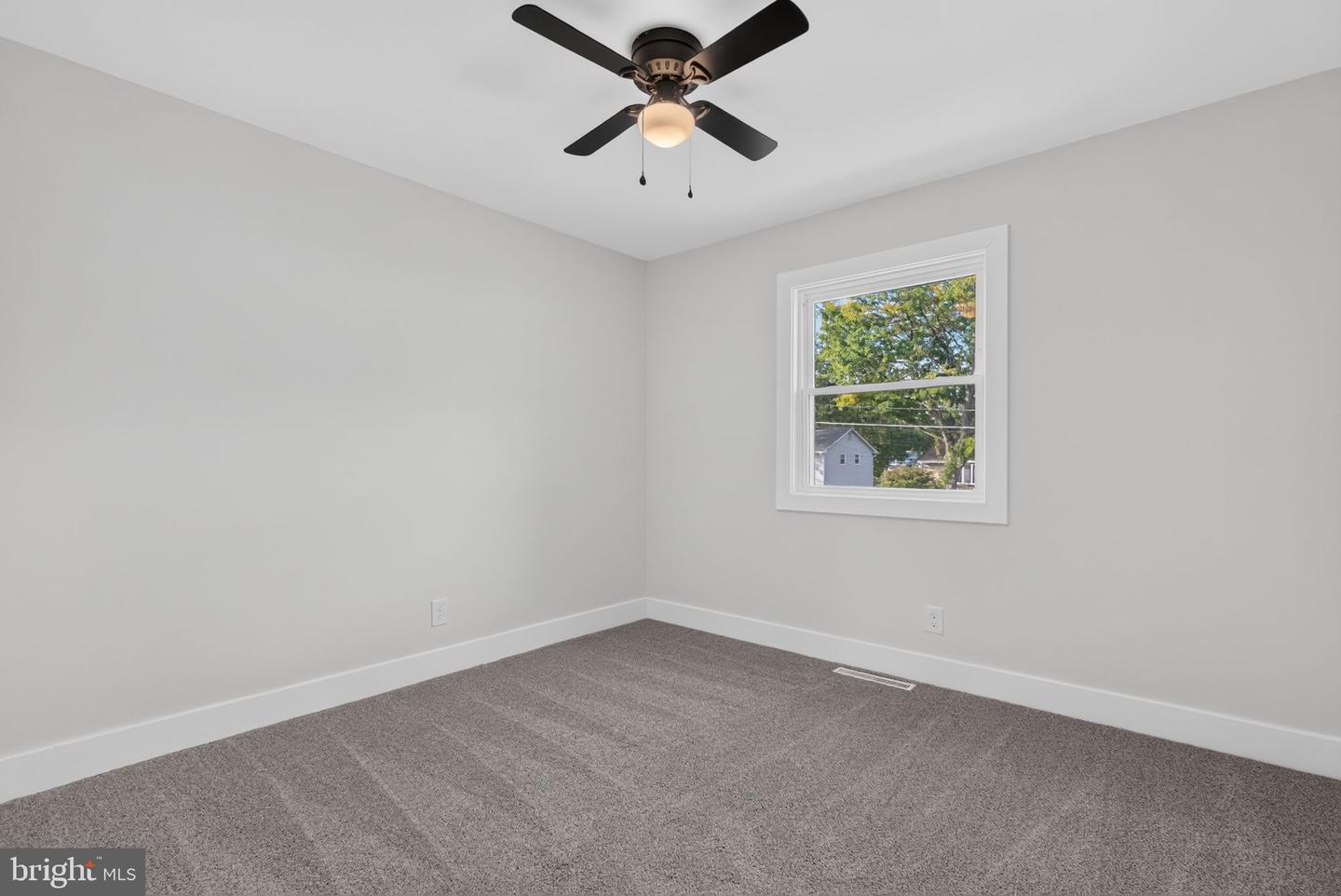 10 Cobblestone Rd Property Photo 18