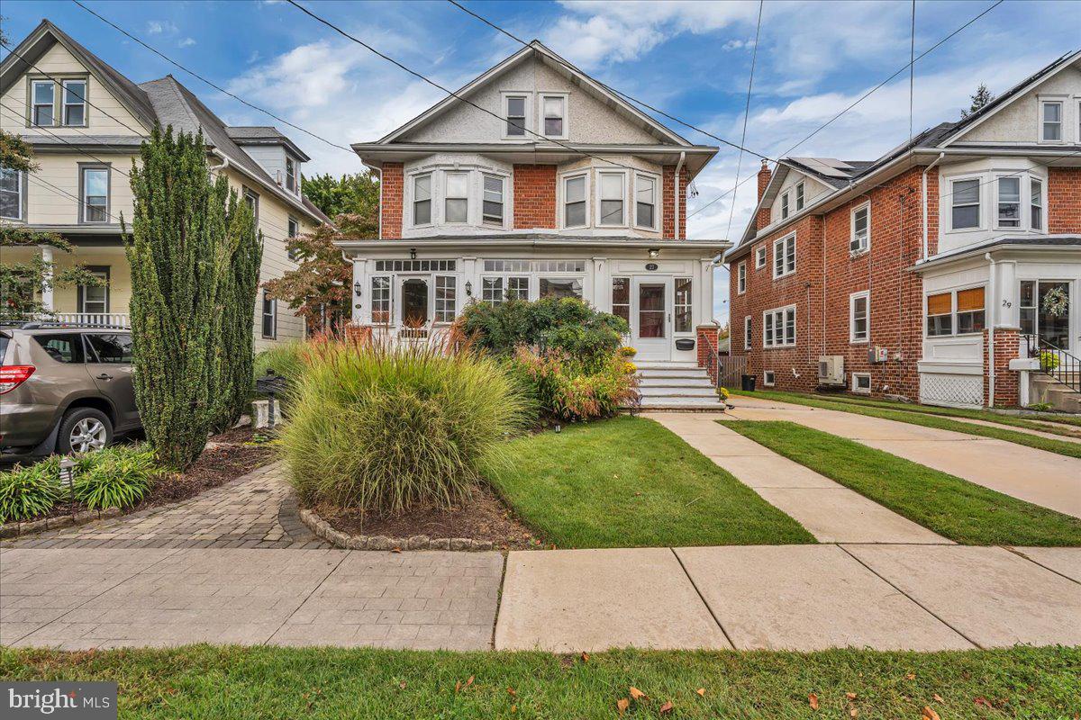 27 E STILES AVE Property Photo 1