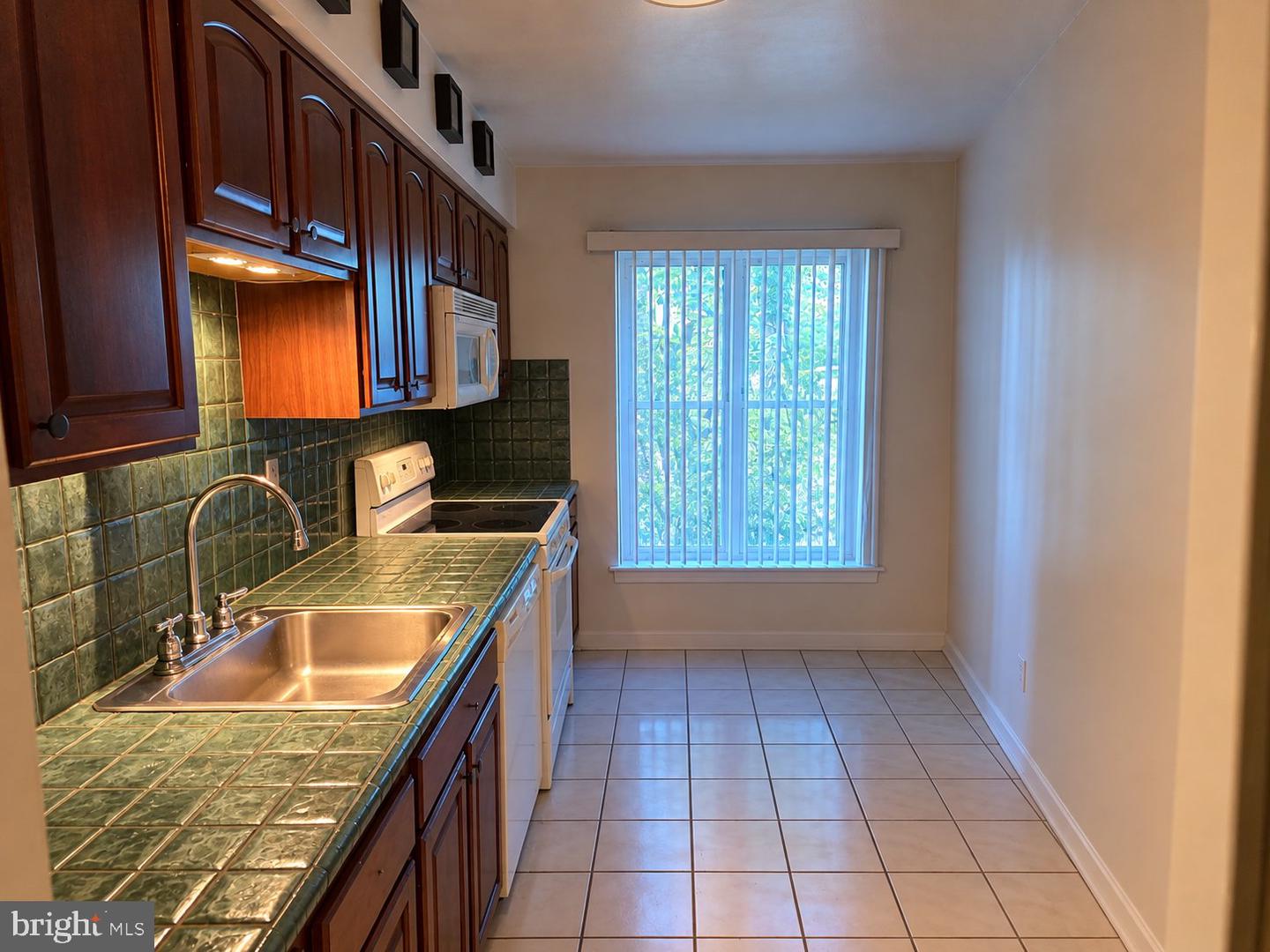 627 Jaeger Ct Property Photo 3