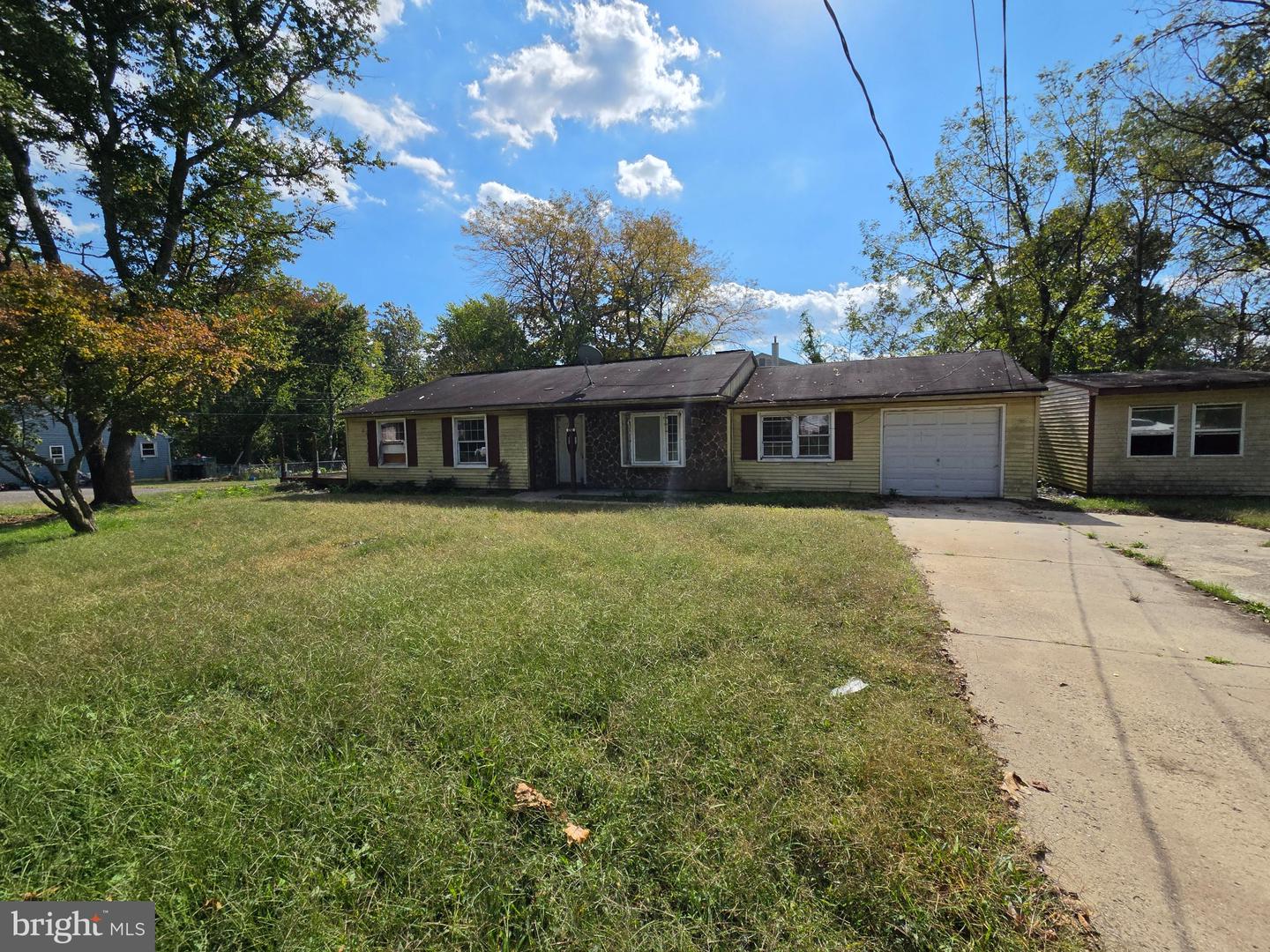 450 S HAWTHORNE AVE Property Photo 1