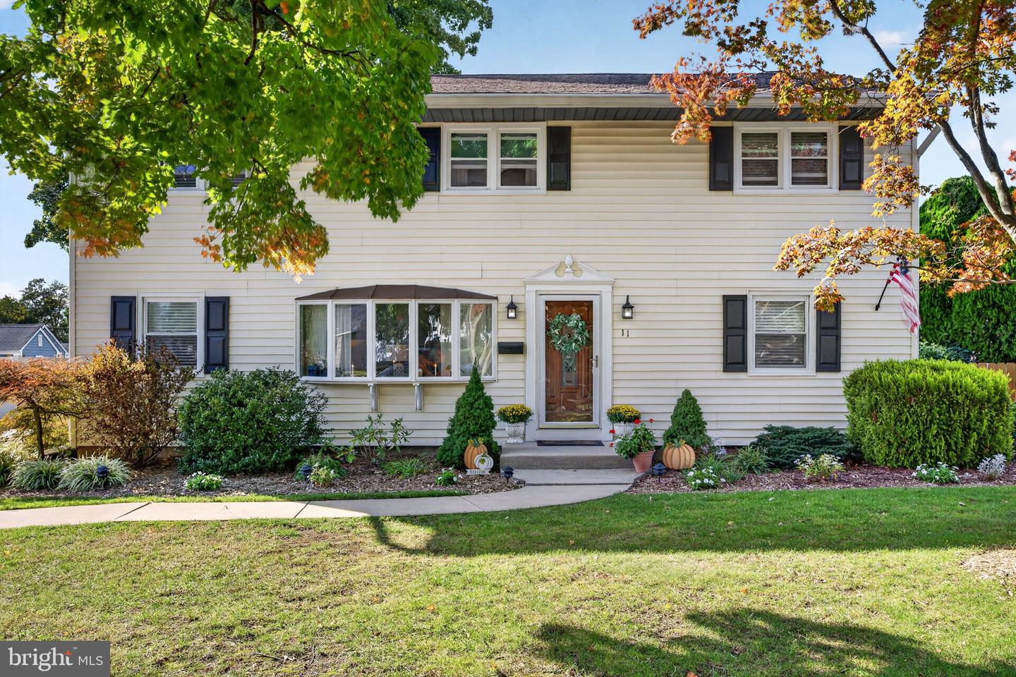 11 BUCKNELL AVE Property Photo 1