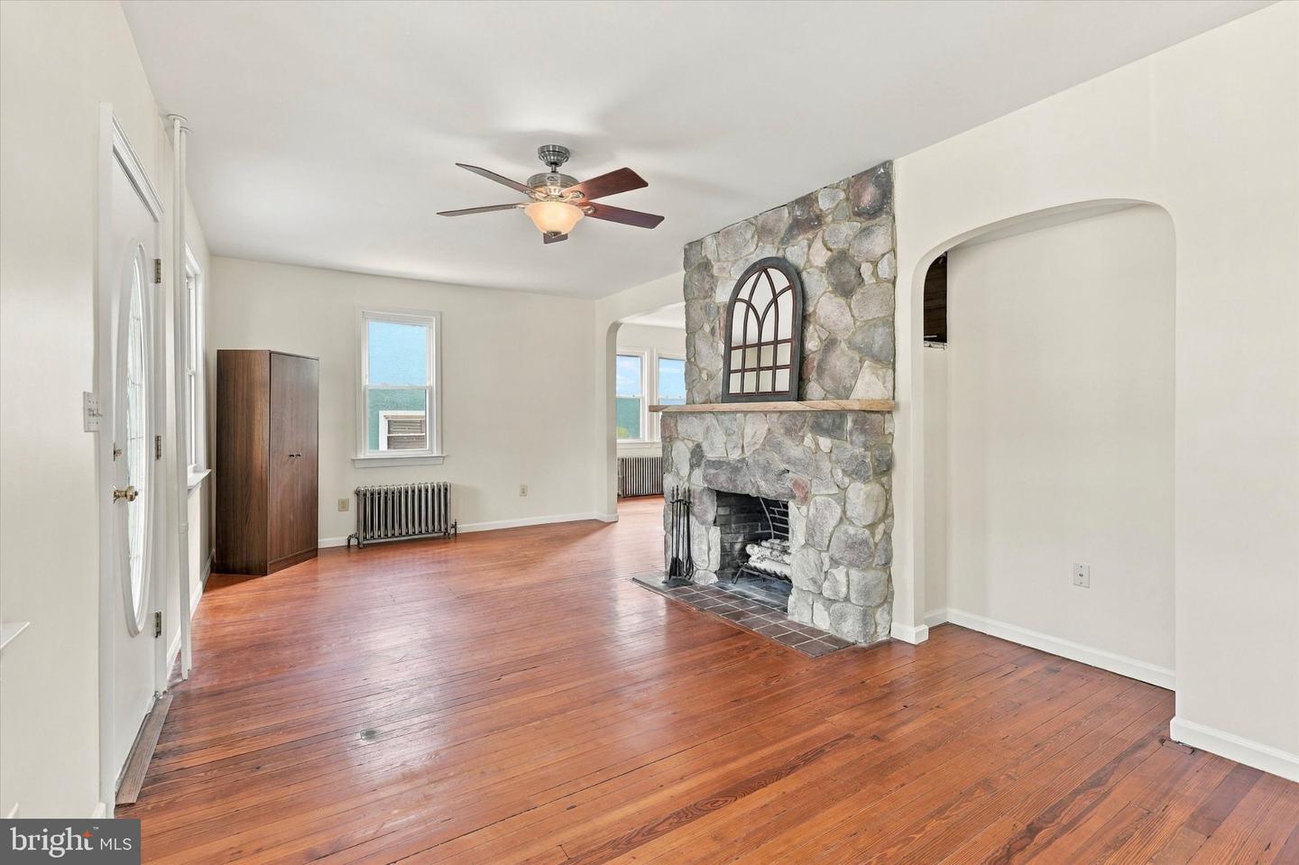 834 Belmont Ave Property Photo 5