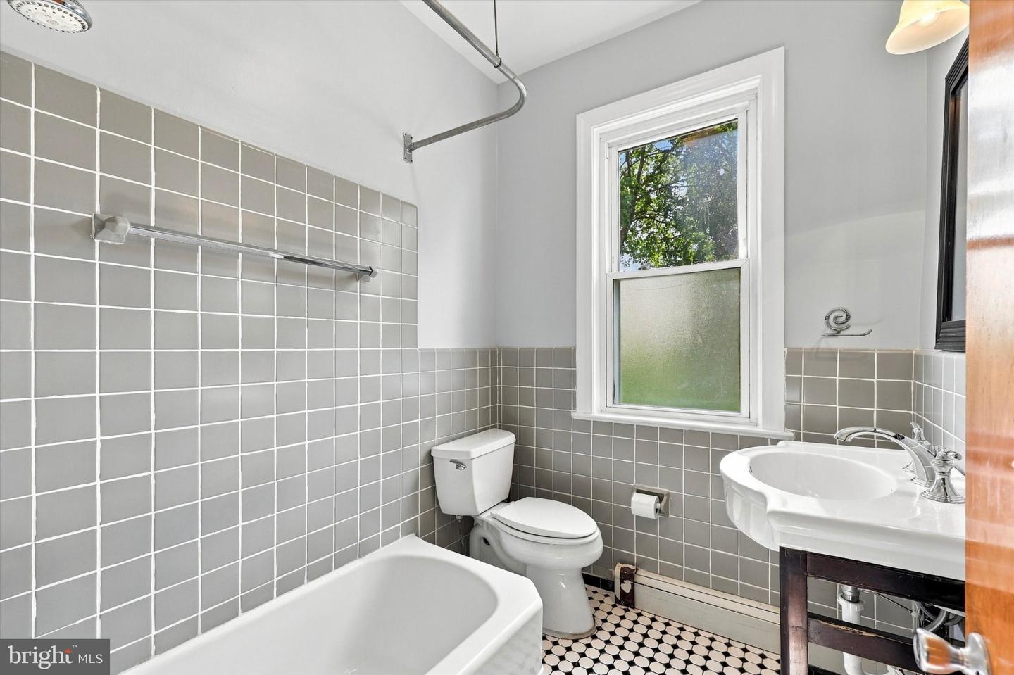 834 Belmont Ave Property Photo 22