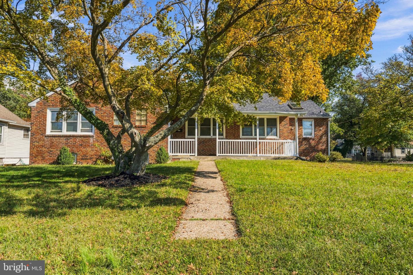 30 S BROWNING AVE Property Photo 1