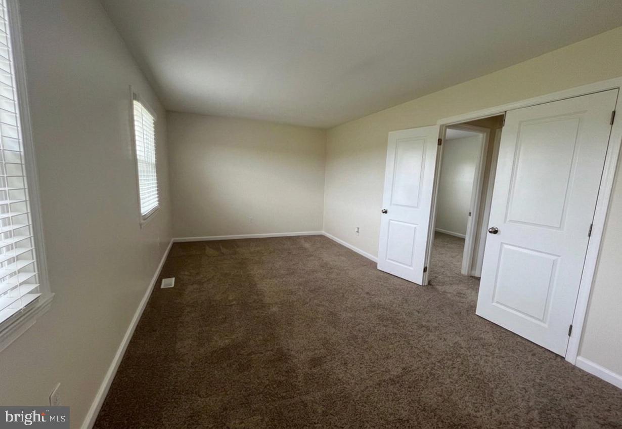 12 Linden Ct Property Photo 7