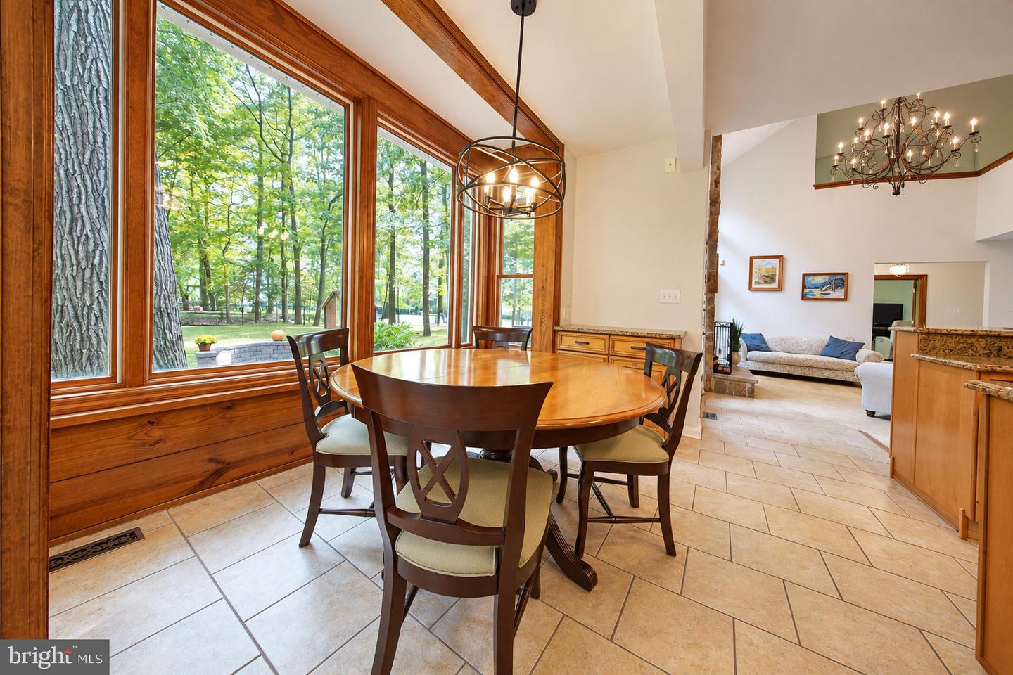 8 Yorkshire Dr Property Photo 14