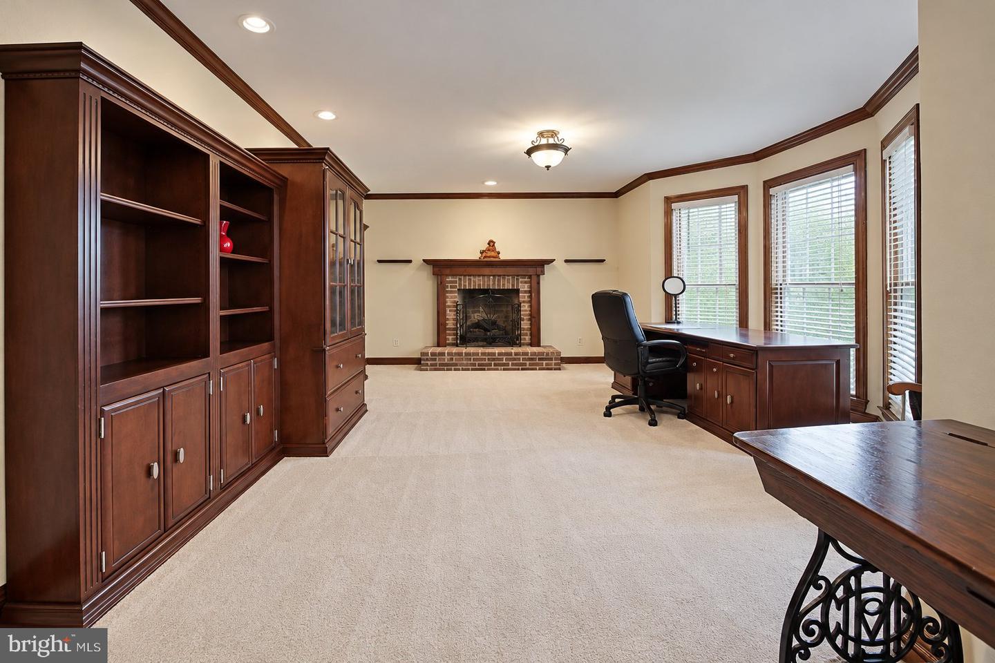 8 Yorkshire Dr Property Photo 17