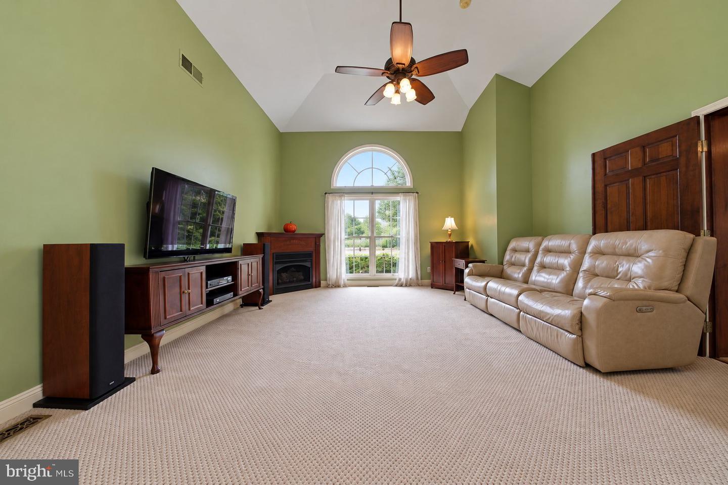 8 Yorkshire Dr Property Photo 19