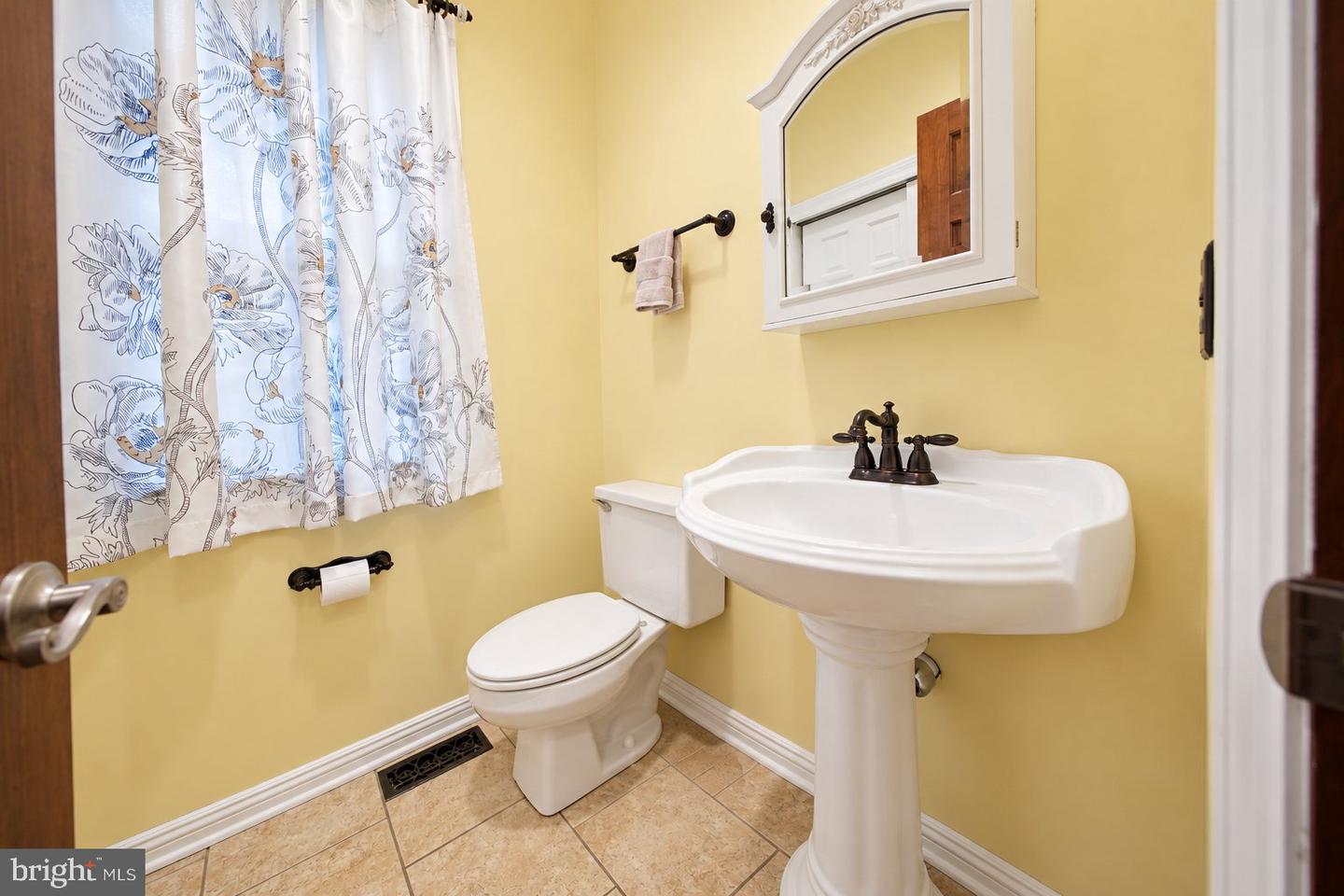 8 Yorkshire Dr Property Photo 20