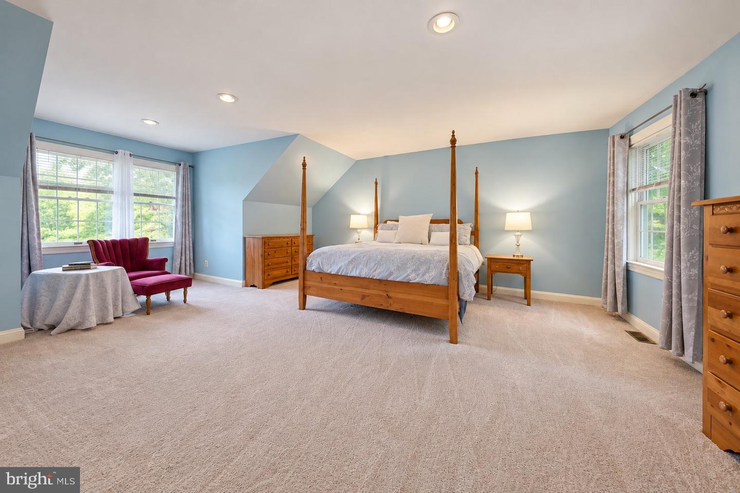 8 Yorkshire Dr Property Photo 23