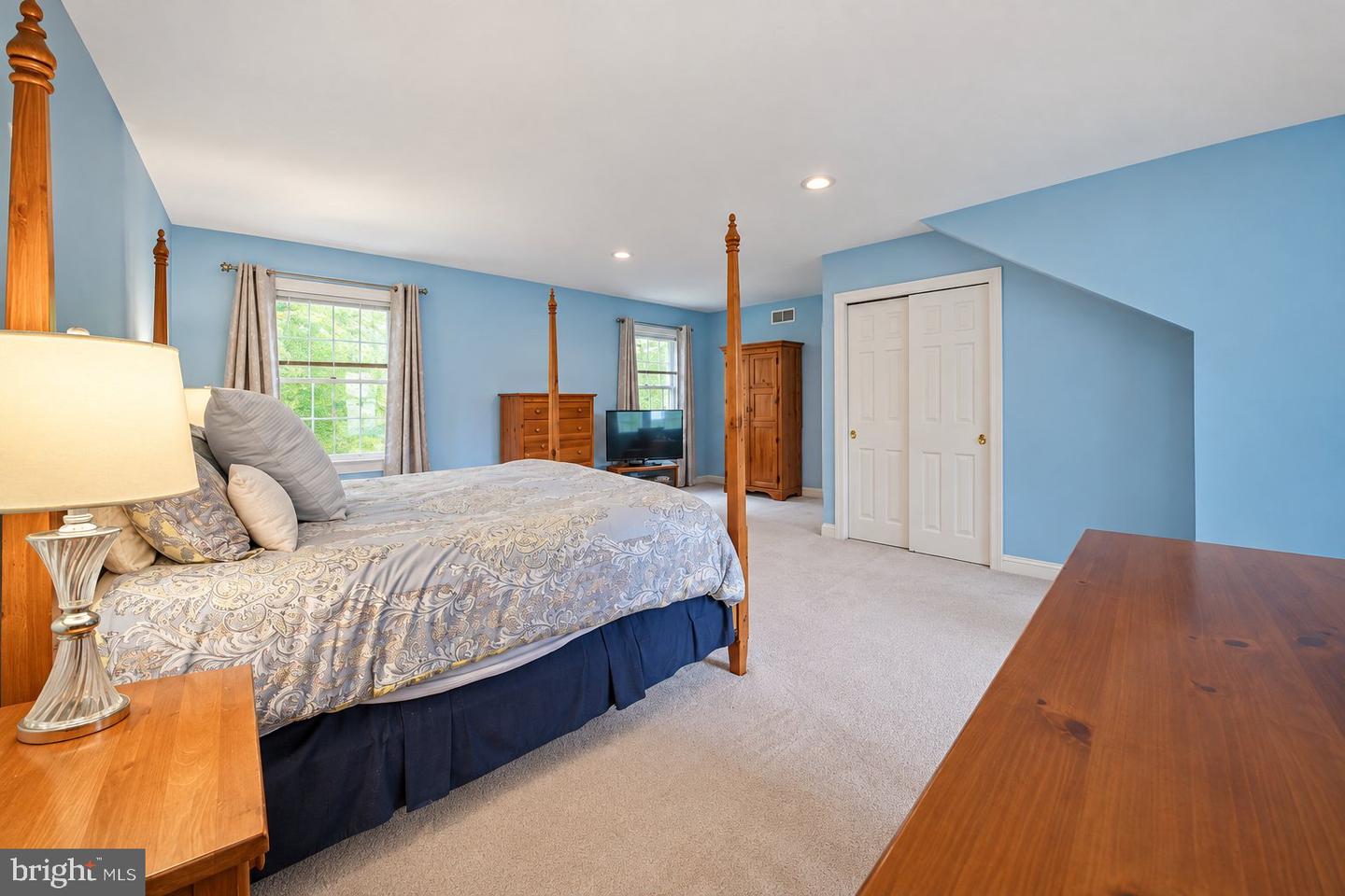 8 Yorkshire Dr Property Photo 25