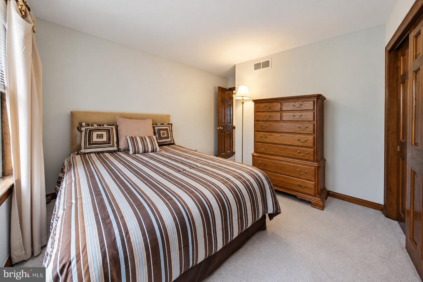 8 Yorkshire Dr Property Photo 33