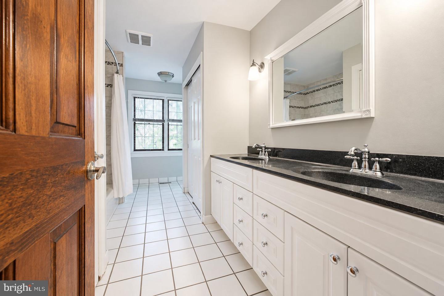 8 Yorkshire Dr Property Photo 43