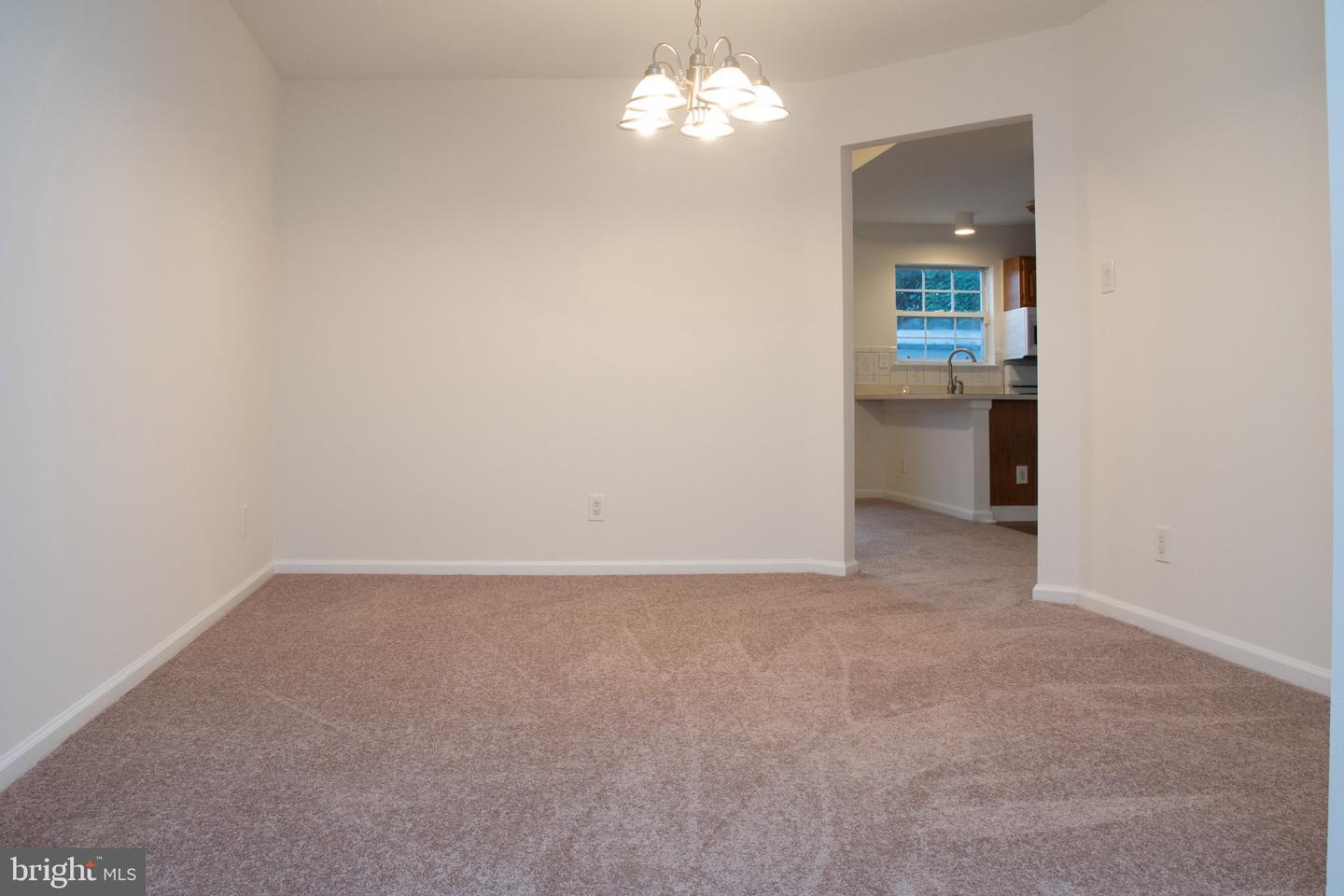 4 Park Side Dr Property Photo 4