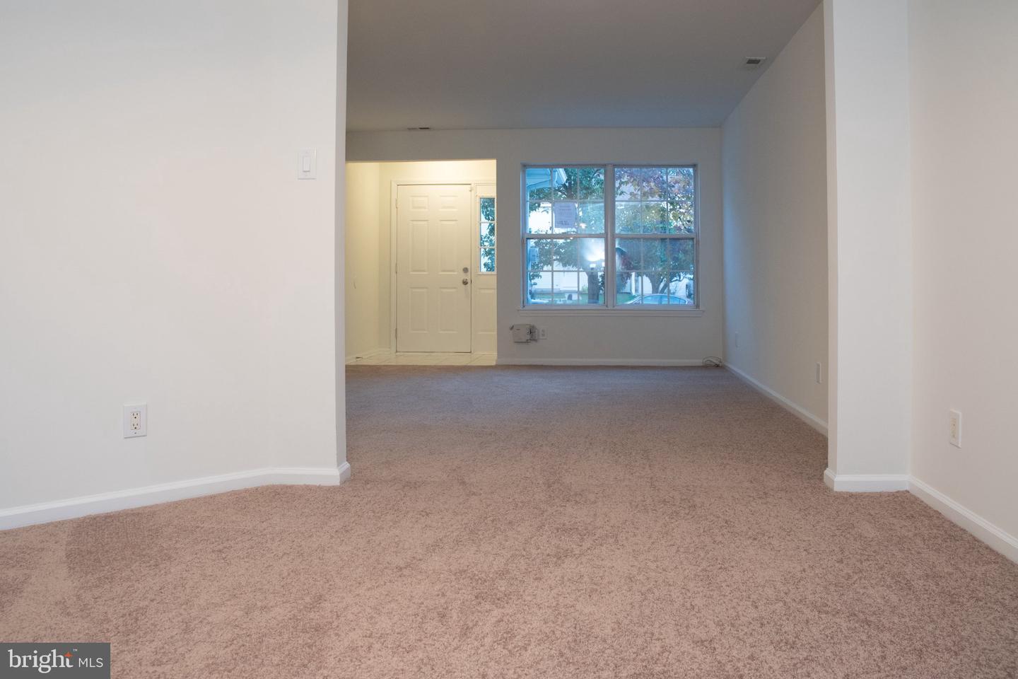 4 Park Side Dr Property Photo 5