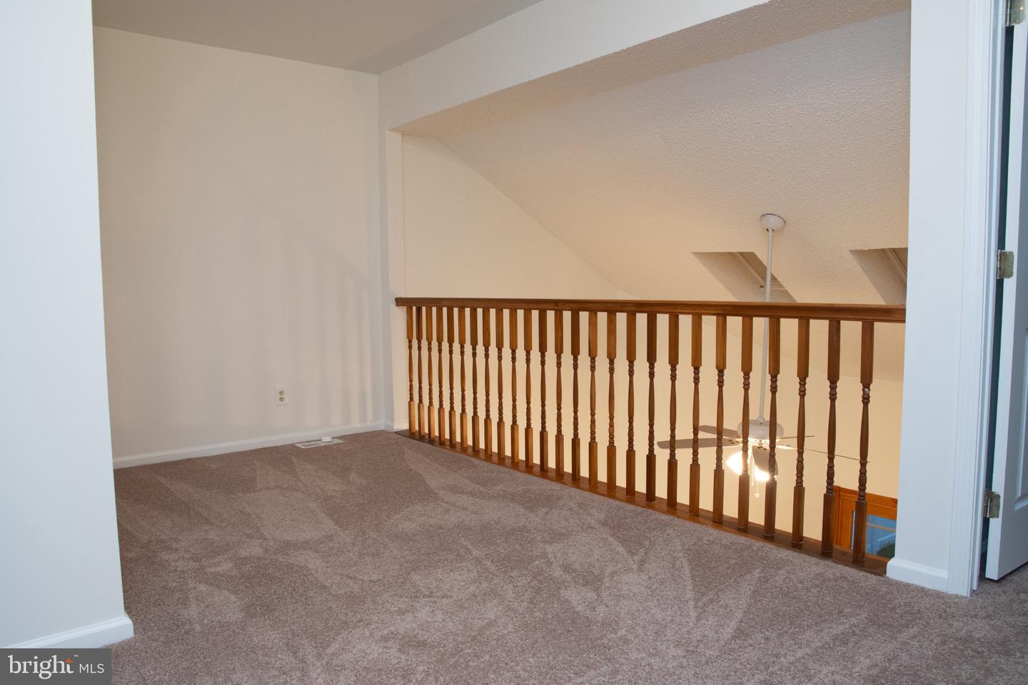 4 Park Side Dr Property Photo 9