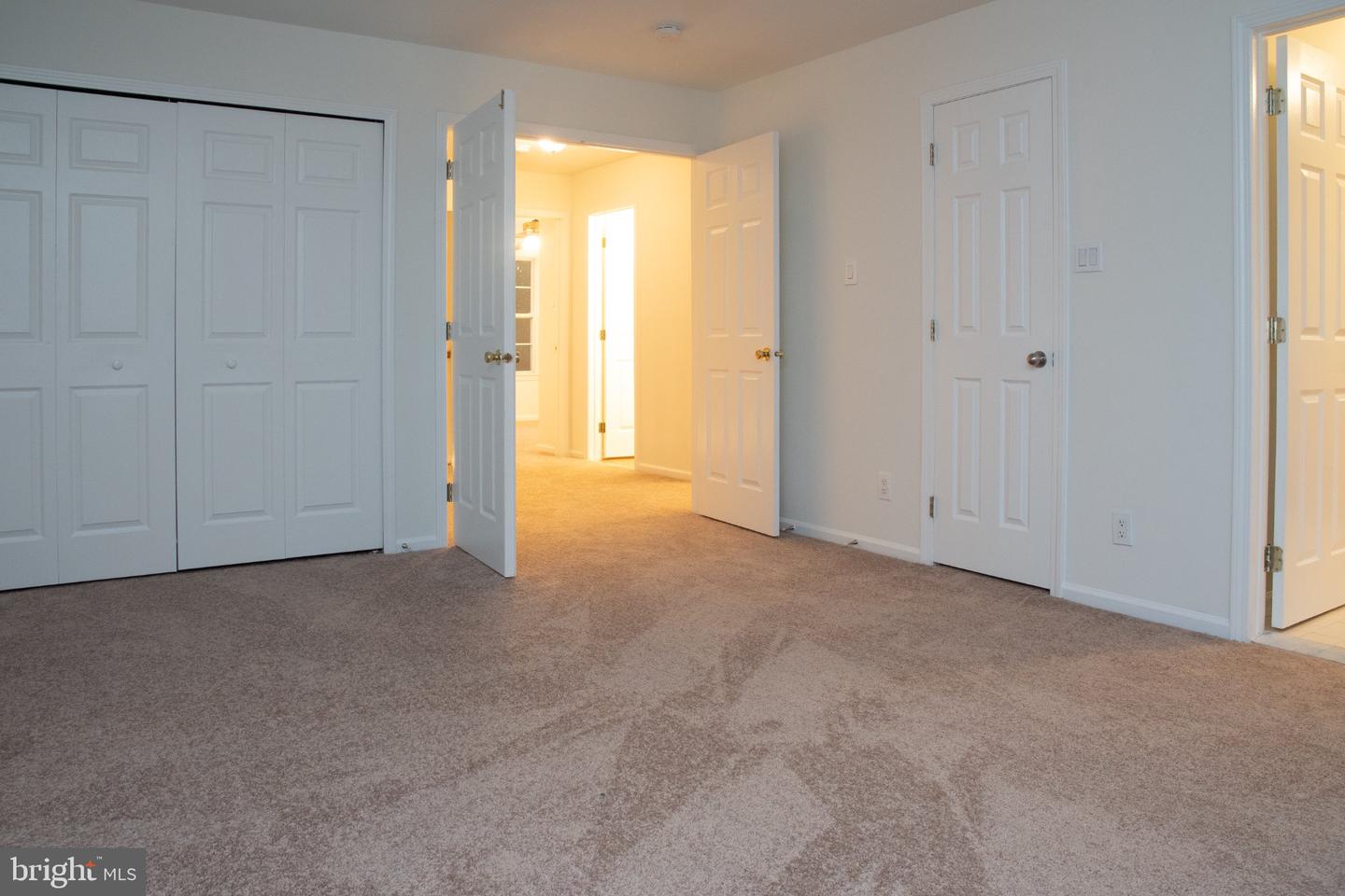 4 Park Side Dr Property Photo 11