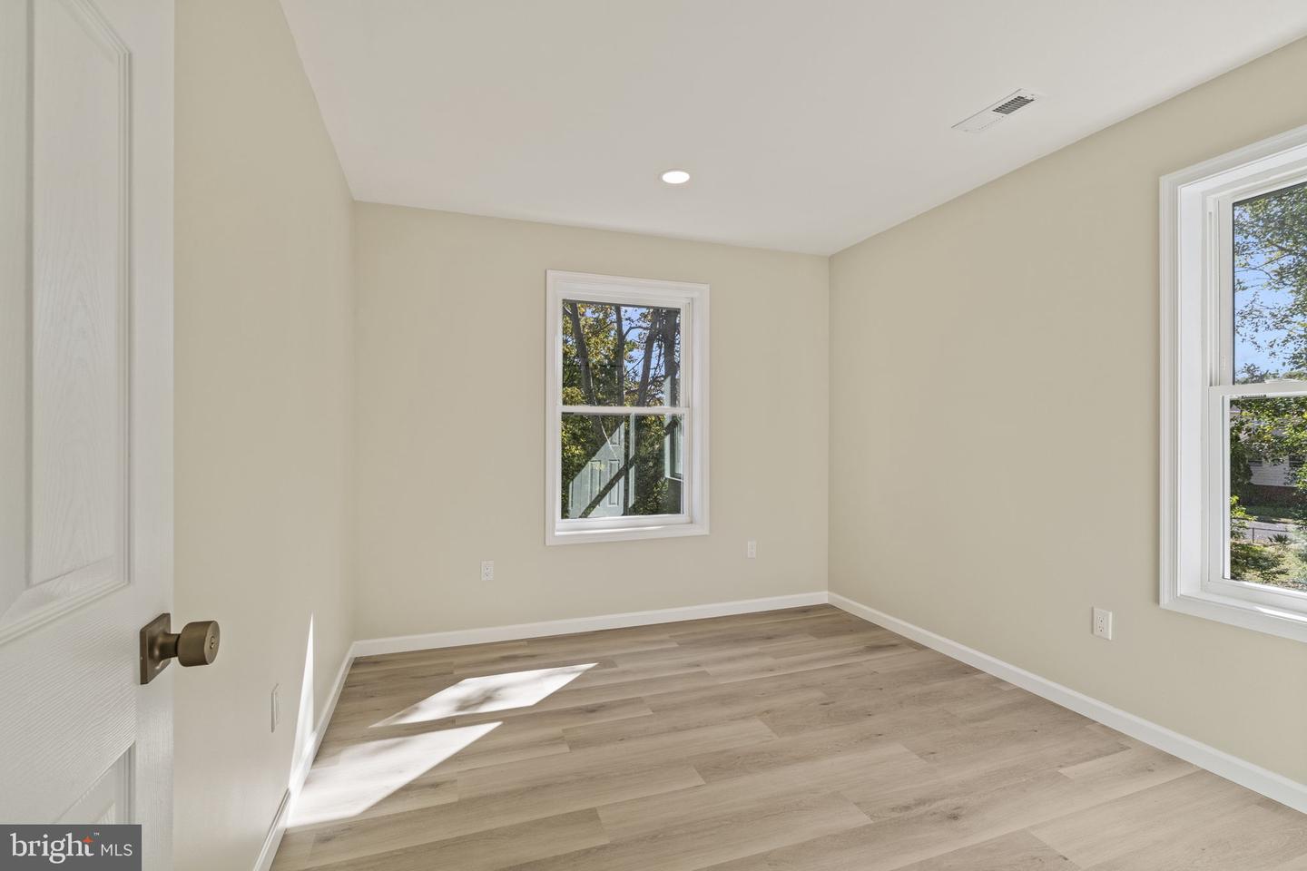 8510 Orchard Ave Property Photo 31