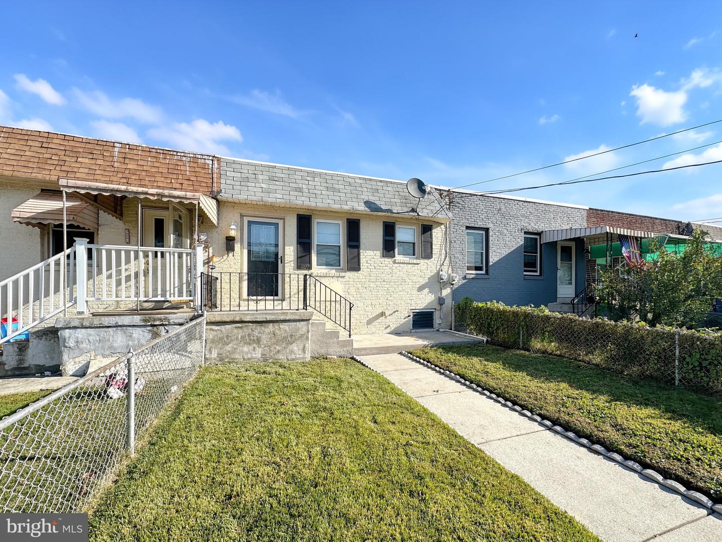 869 W BROWNING RD Property Photo 1