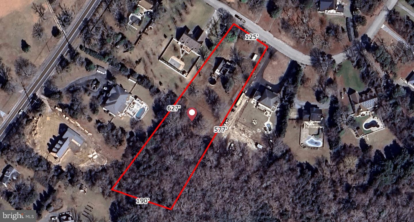 18 Ravenwood E Dr E Property Photo 1