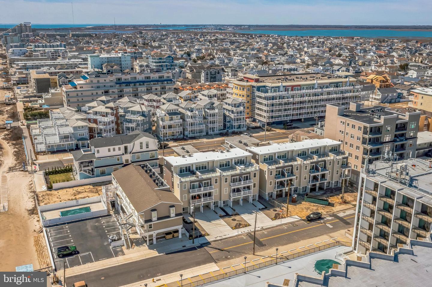 418-420 E Farragut Rd #f Property Photo 1