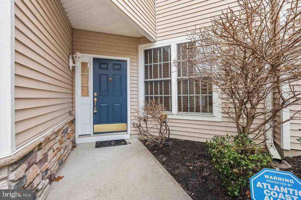 809 Turnberry Ct Property Photo 3