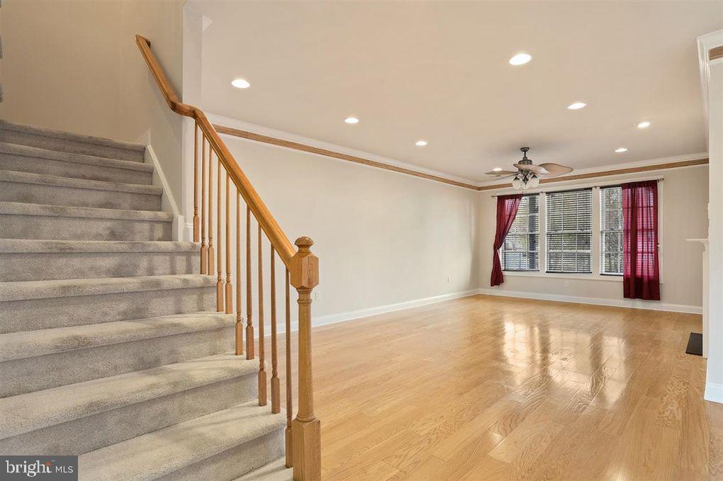 809 Turnberry Ct Property Photo 4
