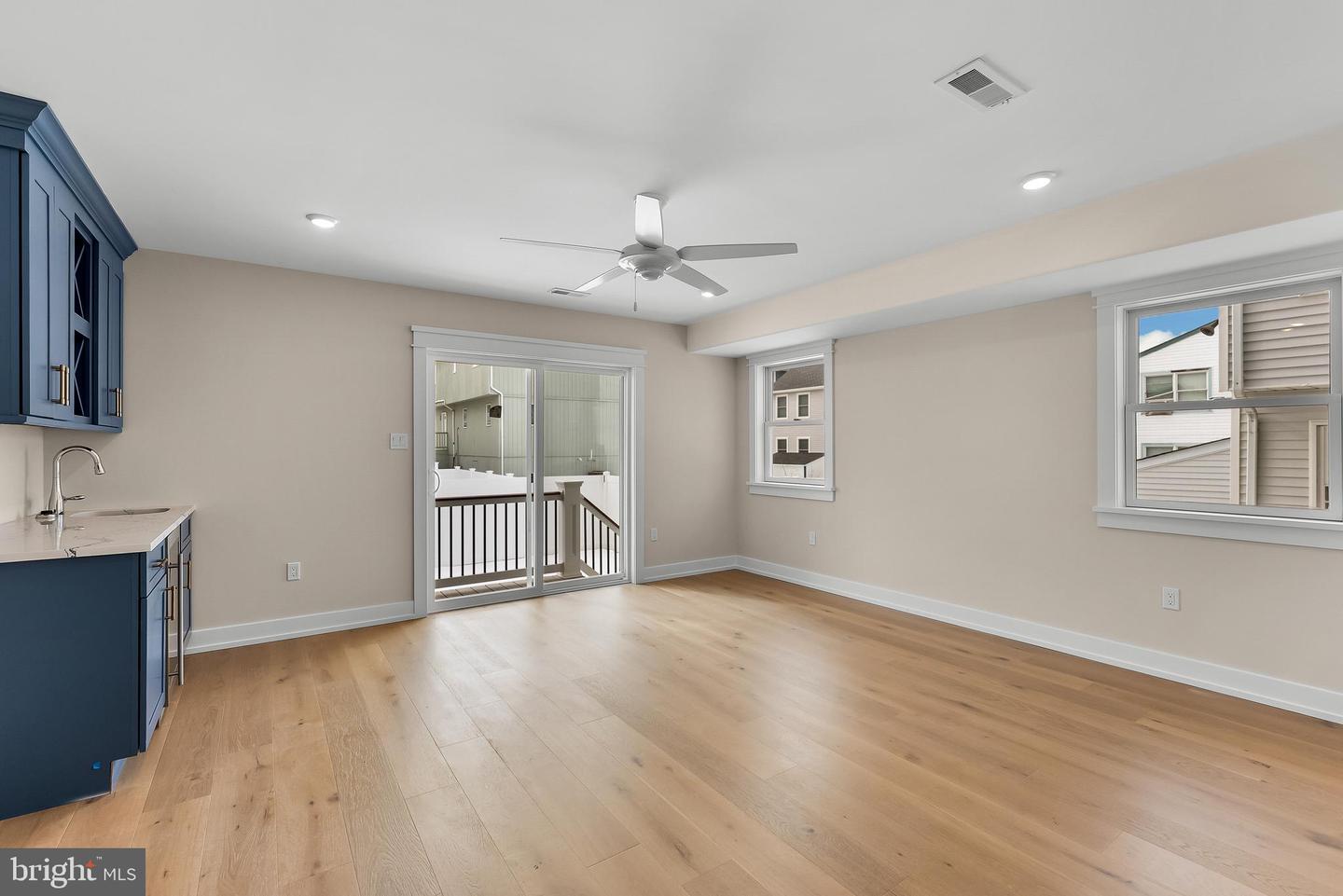 34 73rd St #west Unit Property Photo 5