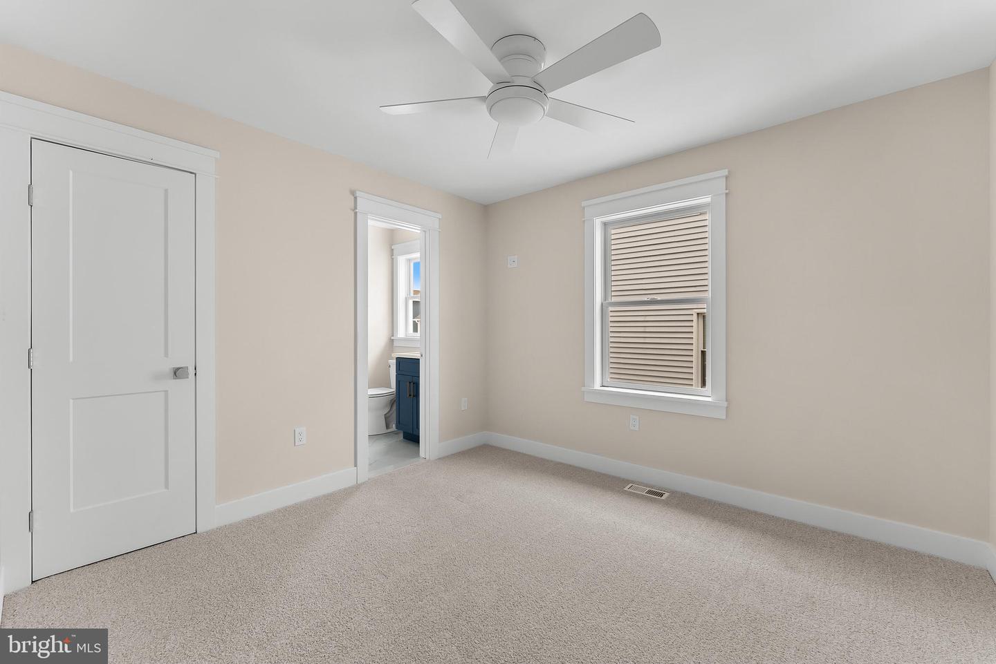 34 73rd St #west Unit Property Photo 11