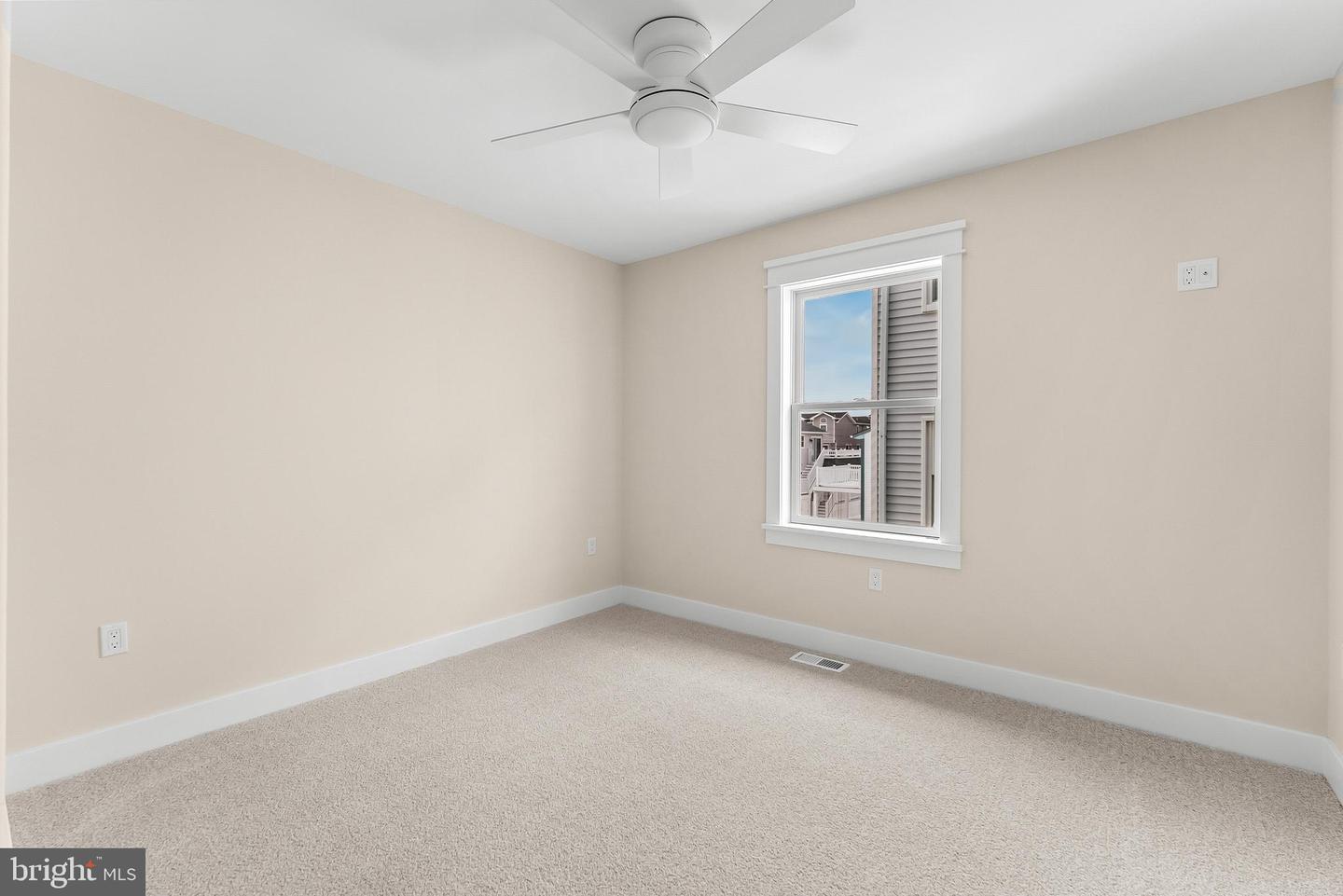 34 73rd St #west Unit Property Photo 19