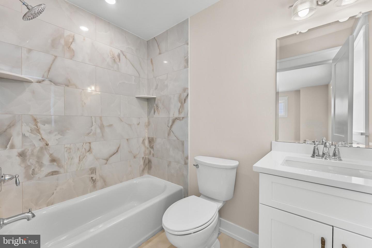 34 73rd St #west Unit Property Photo 26