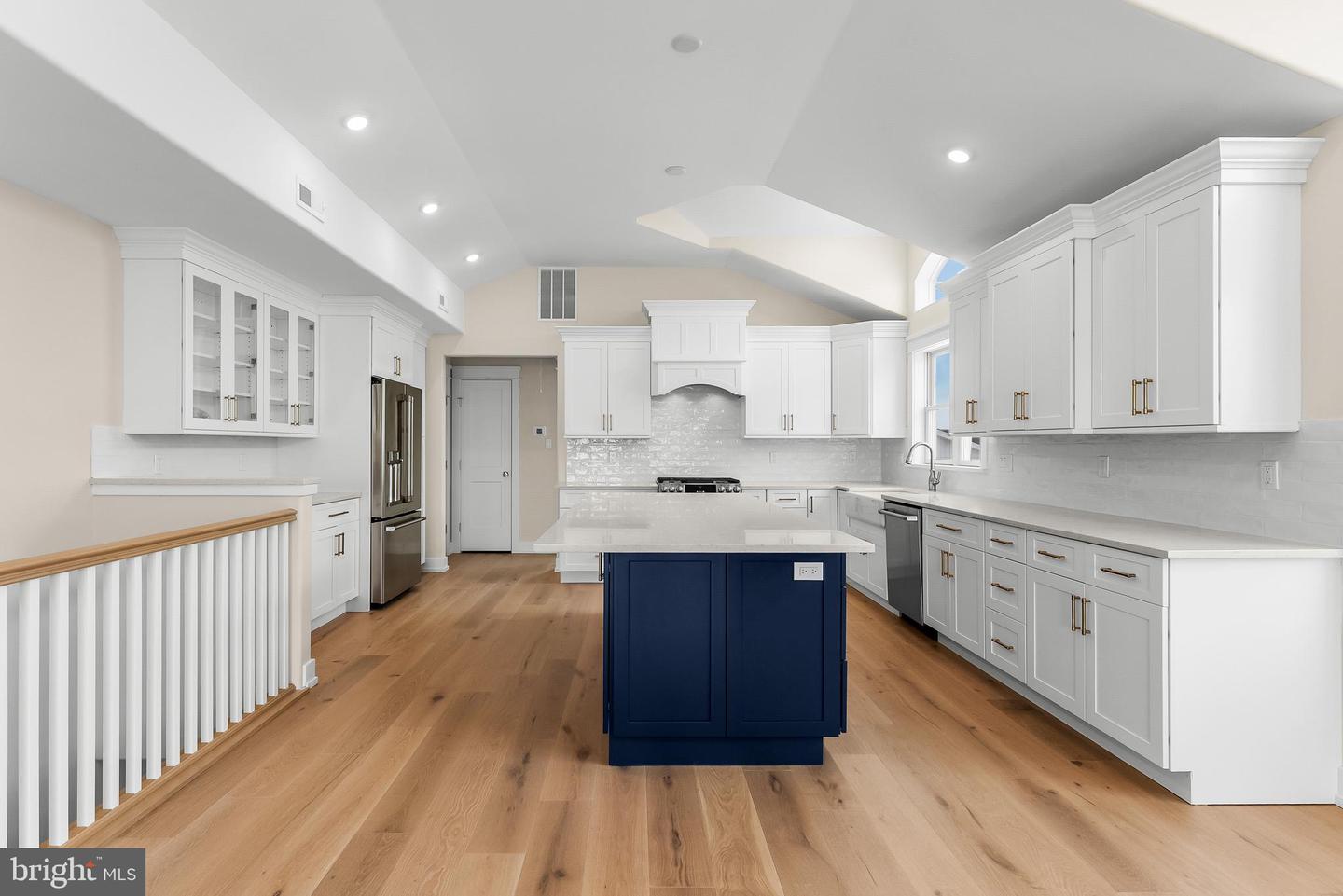 34 73rd St #west Unit Property Photo 30
