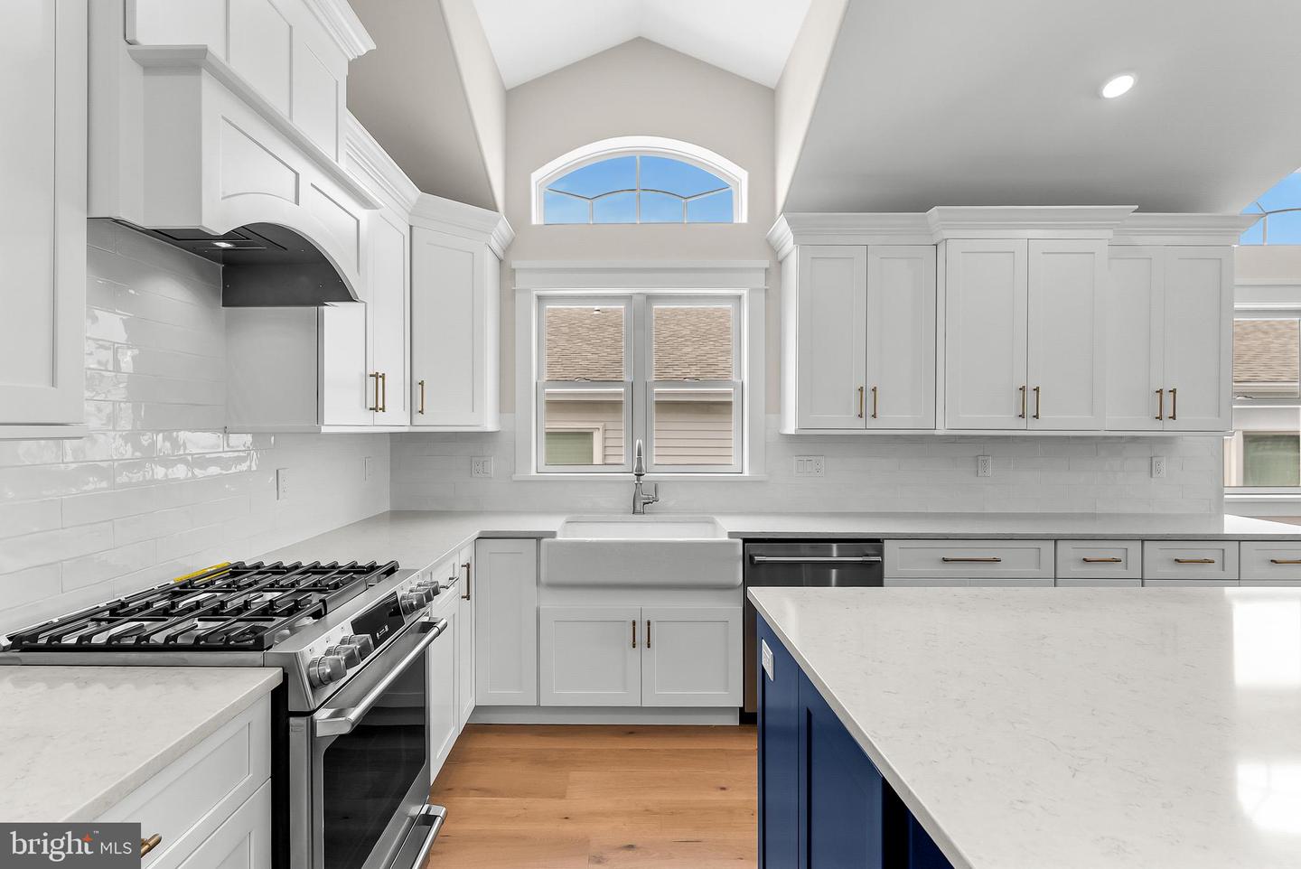 34 73rd St #west Unit Property Photo 43
