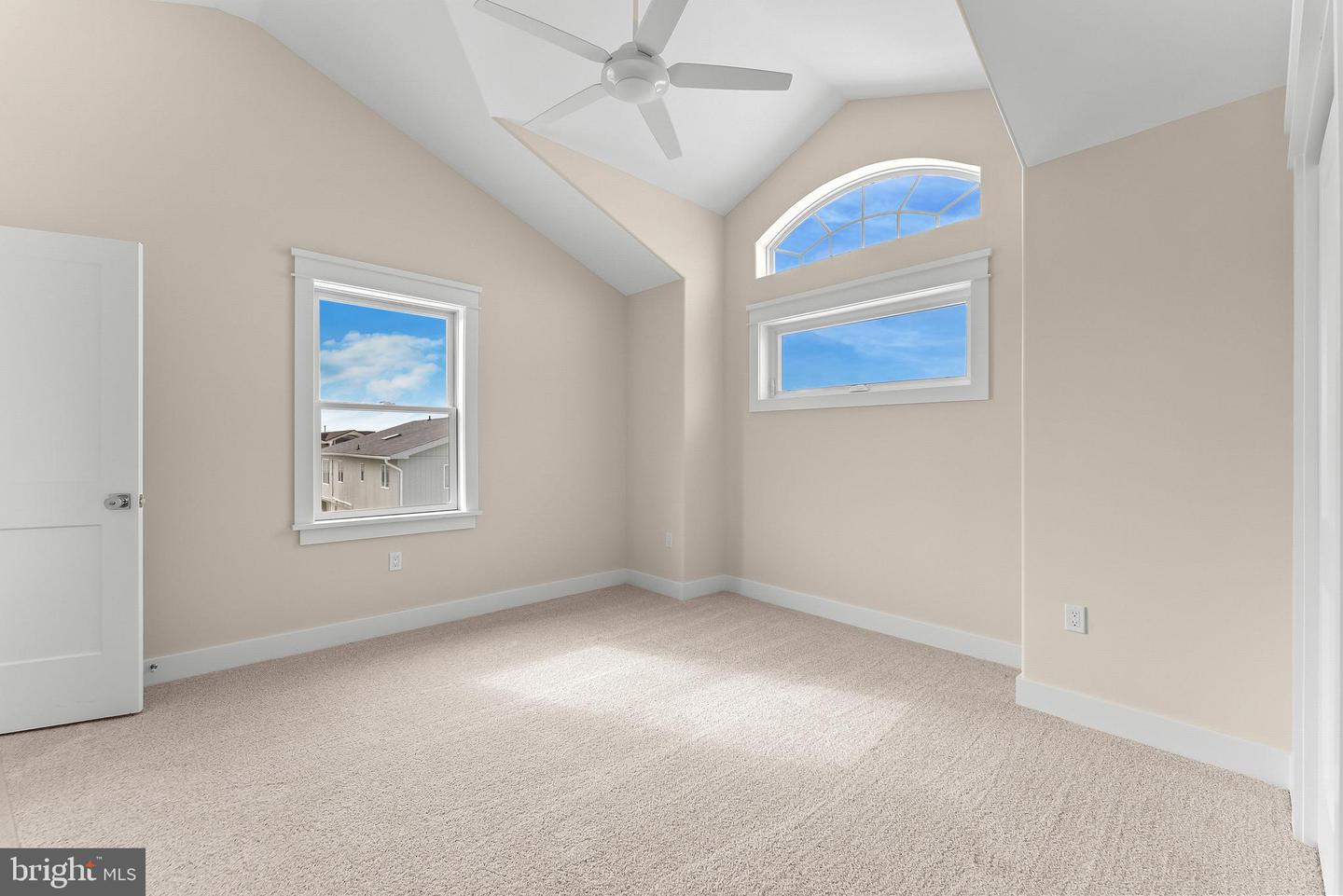 34 73rd St #west Unit Property Photo 48