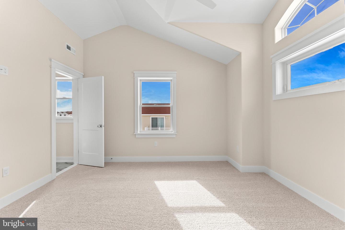 34 73rd St #west Unit Property Photo 49