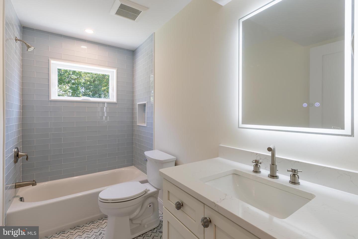 1300 Millman Blvd #b Property Photo 13
