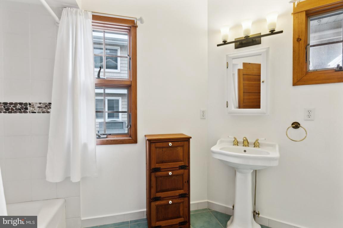 7463 Ocean Dr Property Photo 21