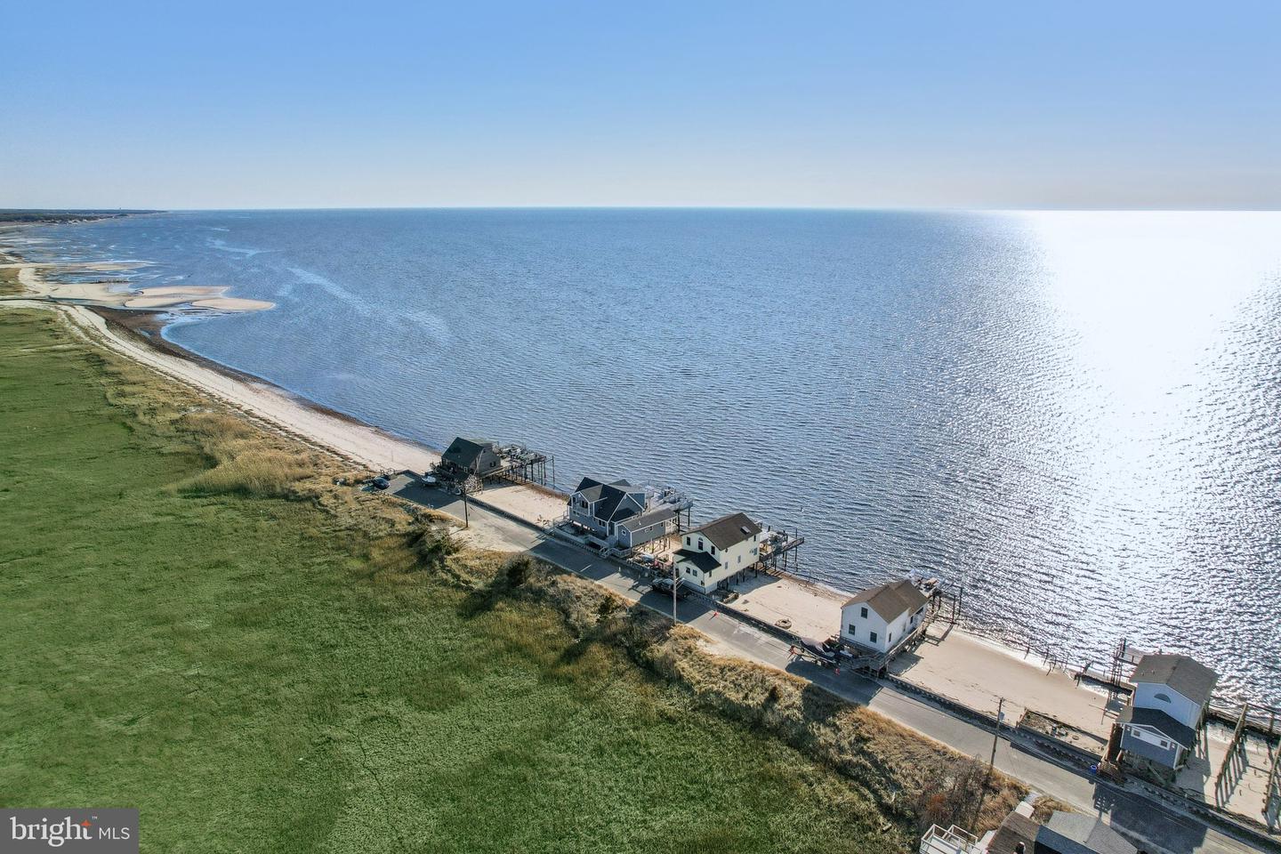 27 S Beach Ave Property Photo 4