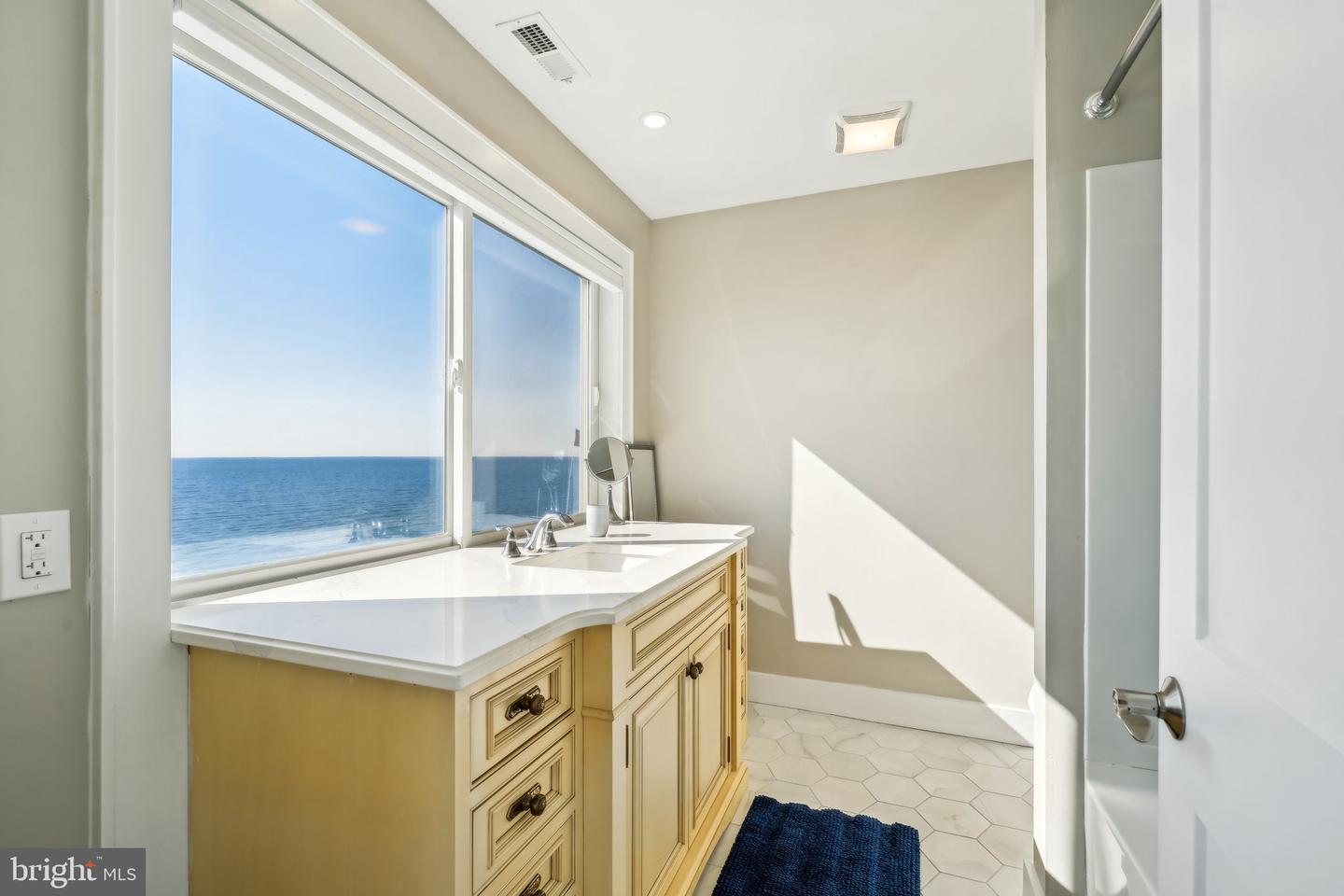27 S Beach Ave Property Photo 60