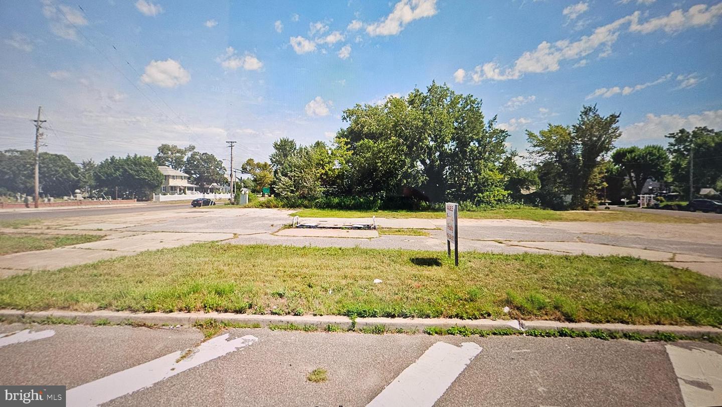 1 Roosevelt Blvd Property Photo 1