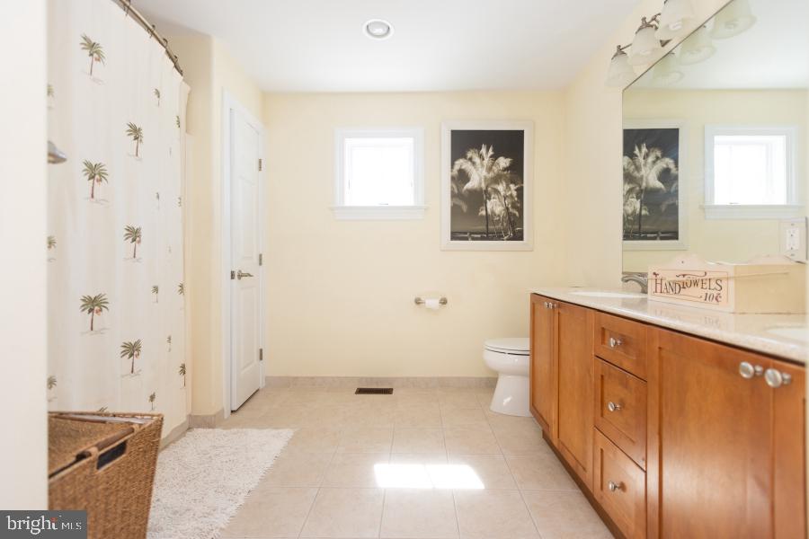 309 W 1st Ave #309 Property Photo 14