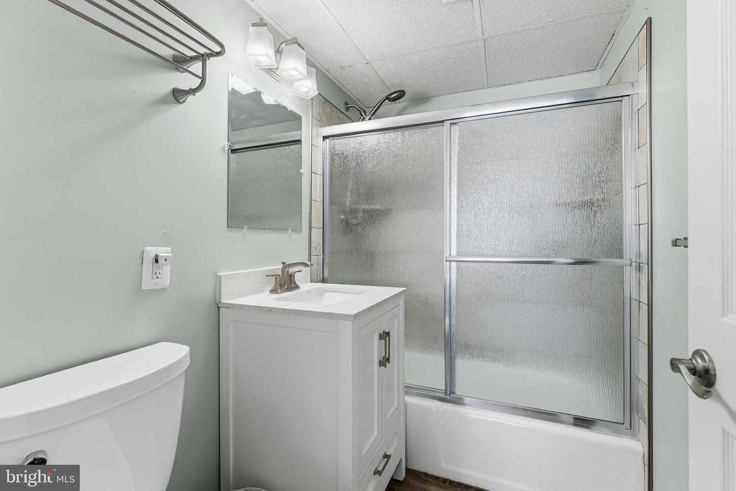 404 E Denver Ave #204 Property Photo 4
