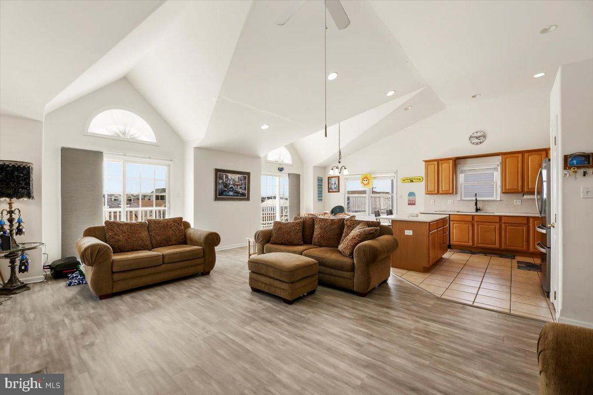 235 E Leaming Ave #b Property Photo 6
