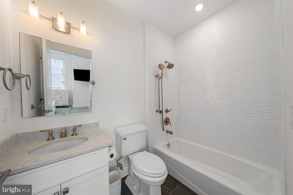 169 16th St Property Photo 31